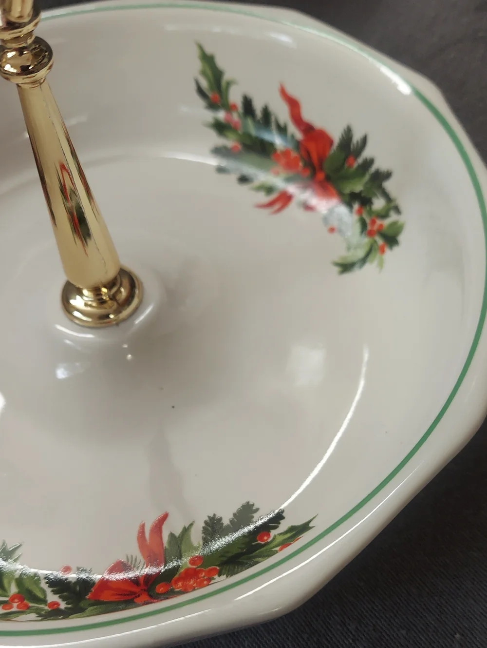 Vintage Pfaltzgraff Christmas Serving Dish w/ Gold Tone Metal Handle Bows Holly